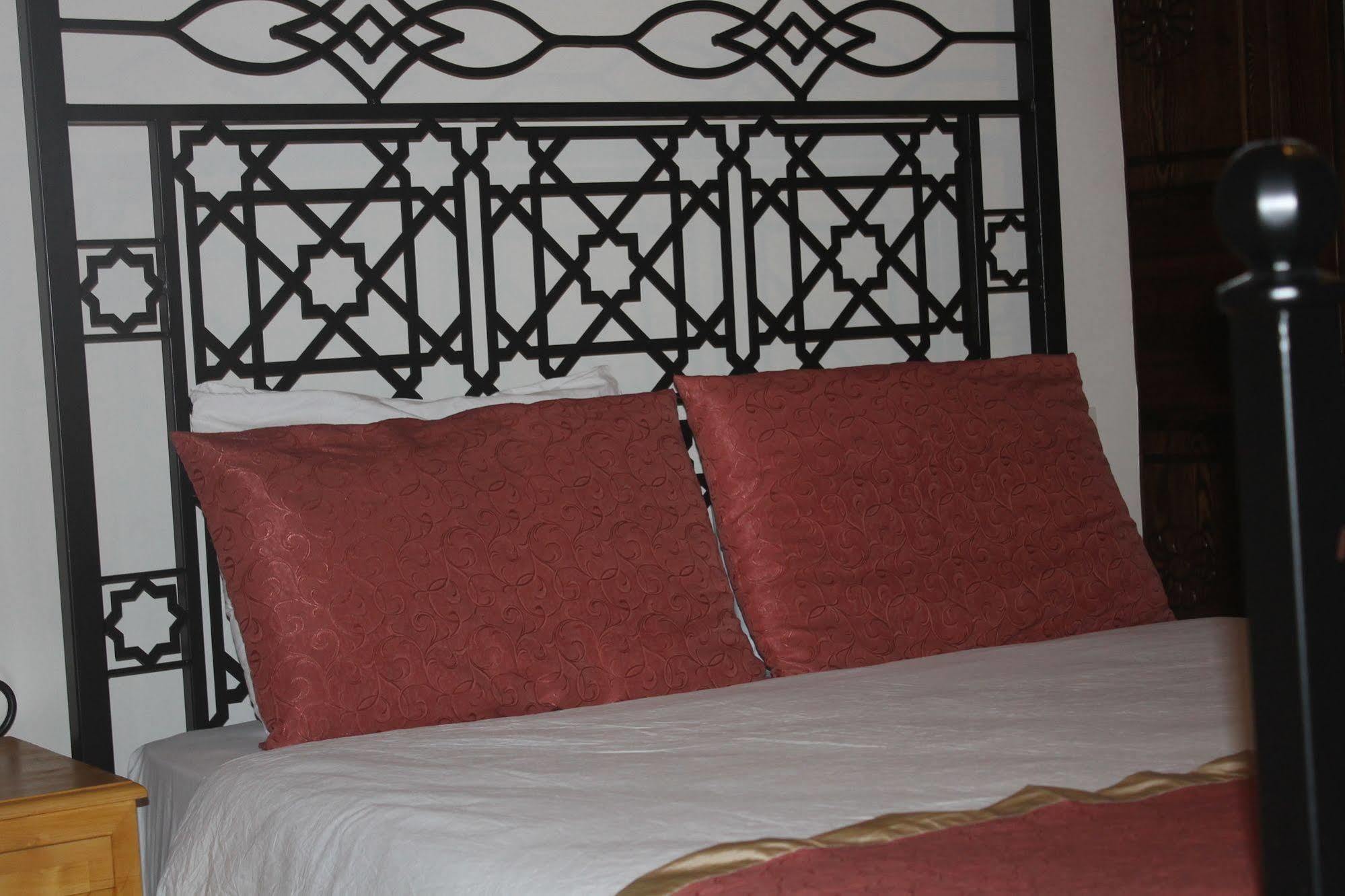 מלון Antalya Inn Hotel